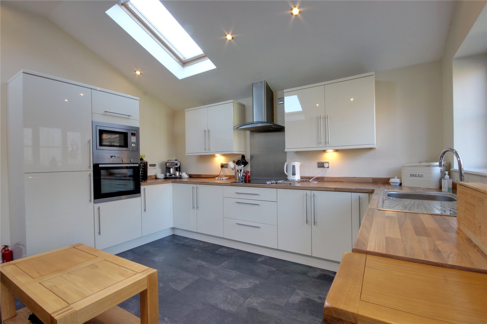 2 bed house to rent in North End, Hutton Rudby  - Property Image 2