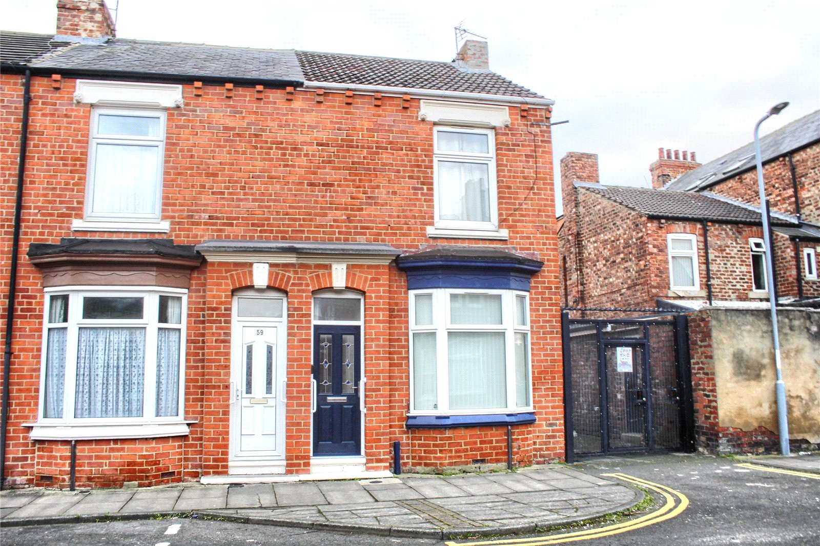 2 bed house to rent  - Property Image 1