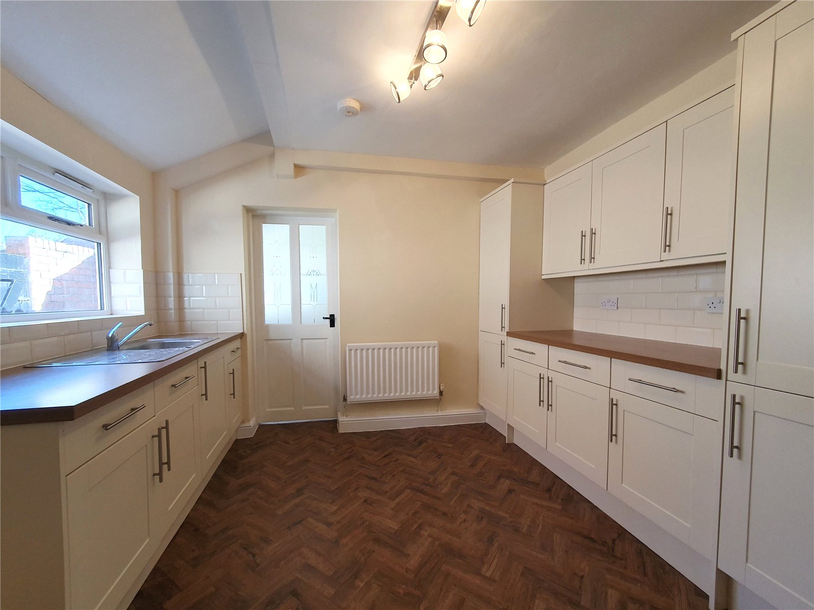 4 bed terraced house to rent  - Property Image 2