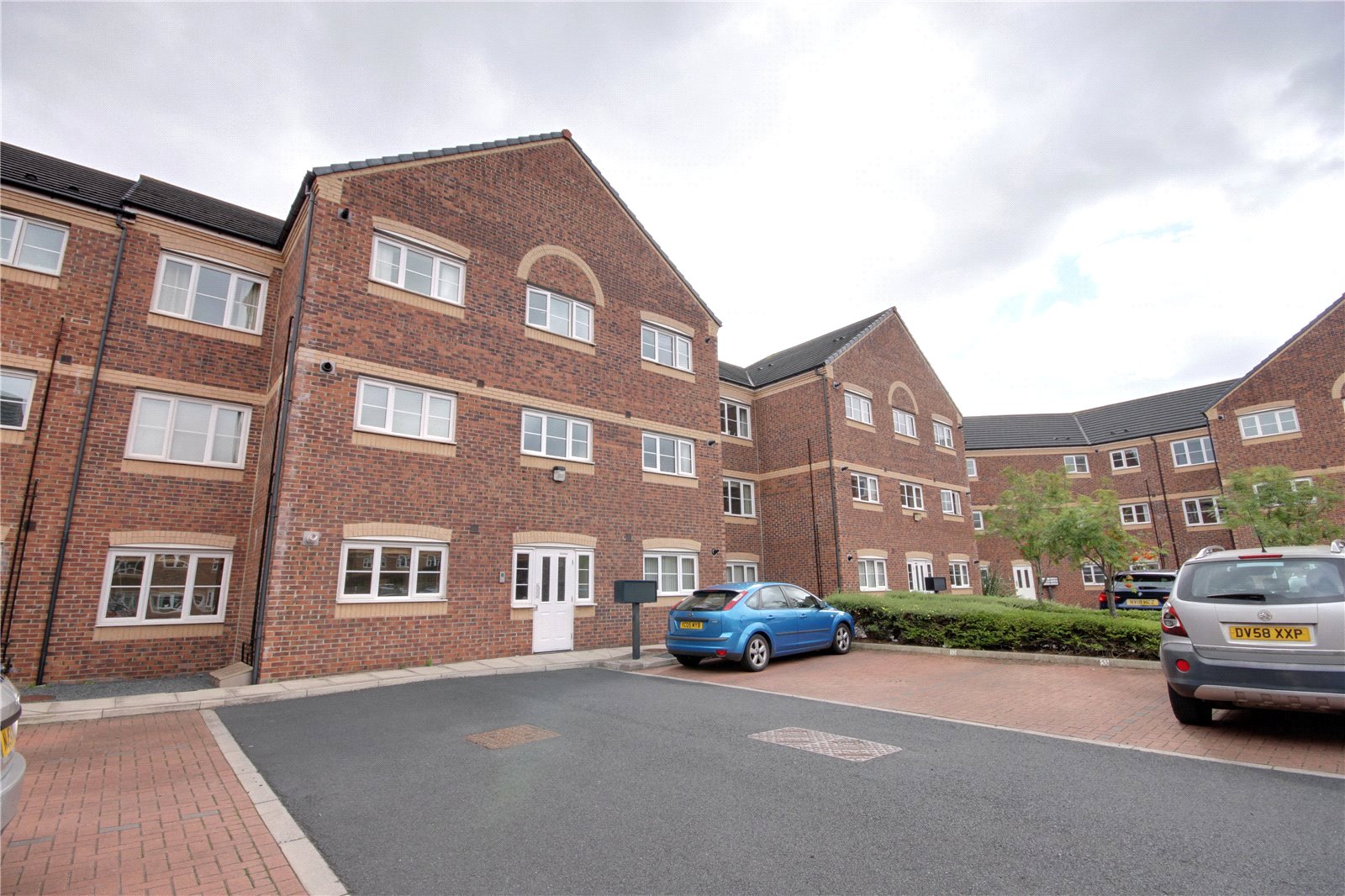 2 bed to rent in Rockingham Court, Middlesbrough 1