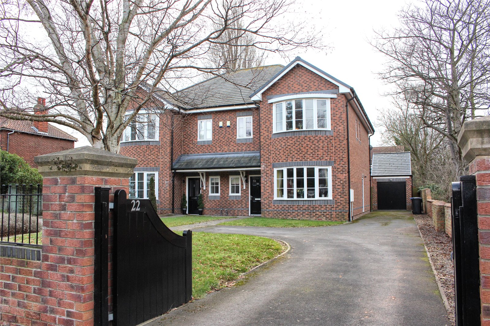 4 bed house for sale in The Crescent, Linthorpe 1