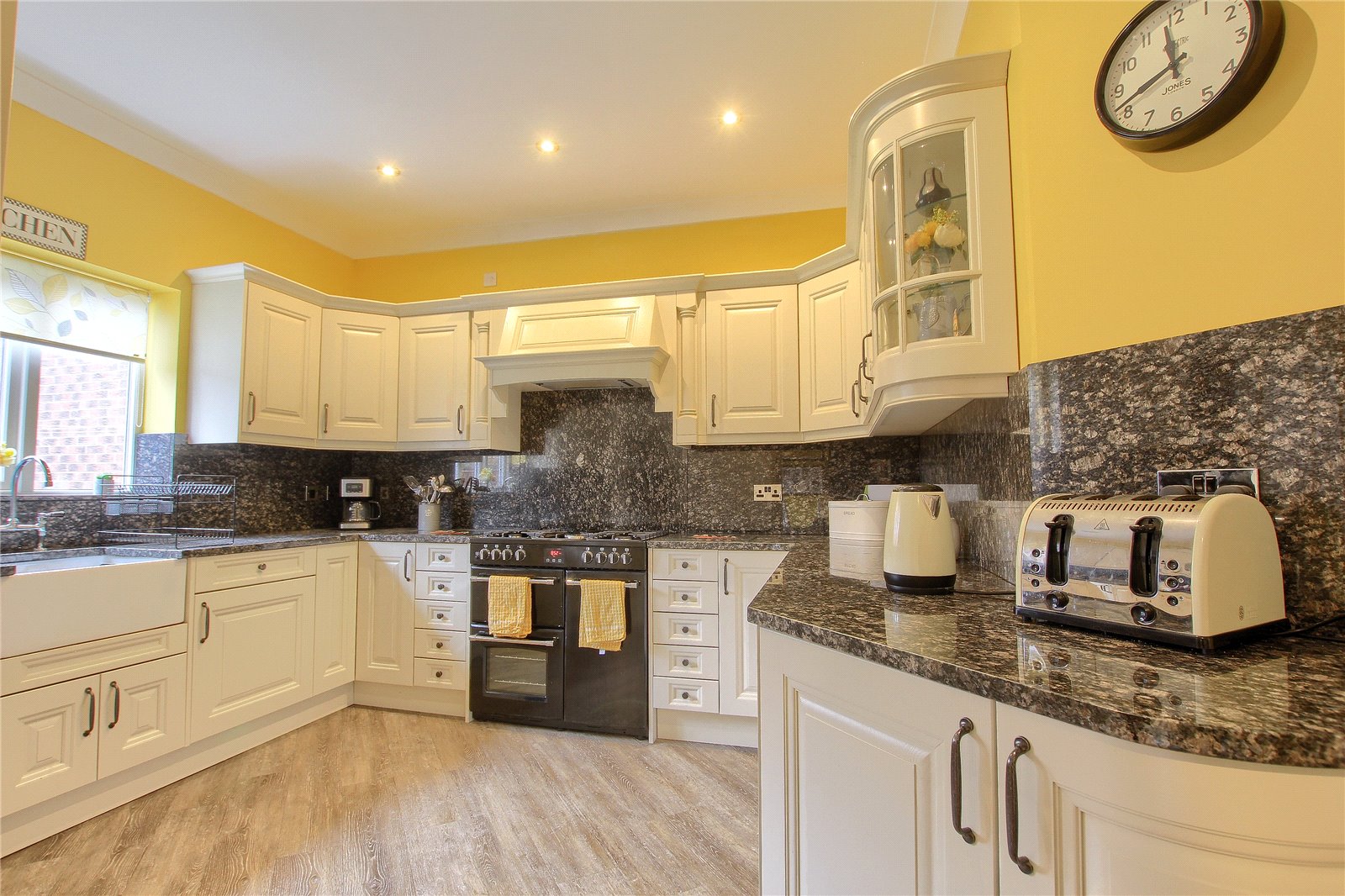 4 bed house for sale in The Crescent, Linthorpe  - Property Image 8
