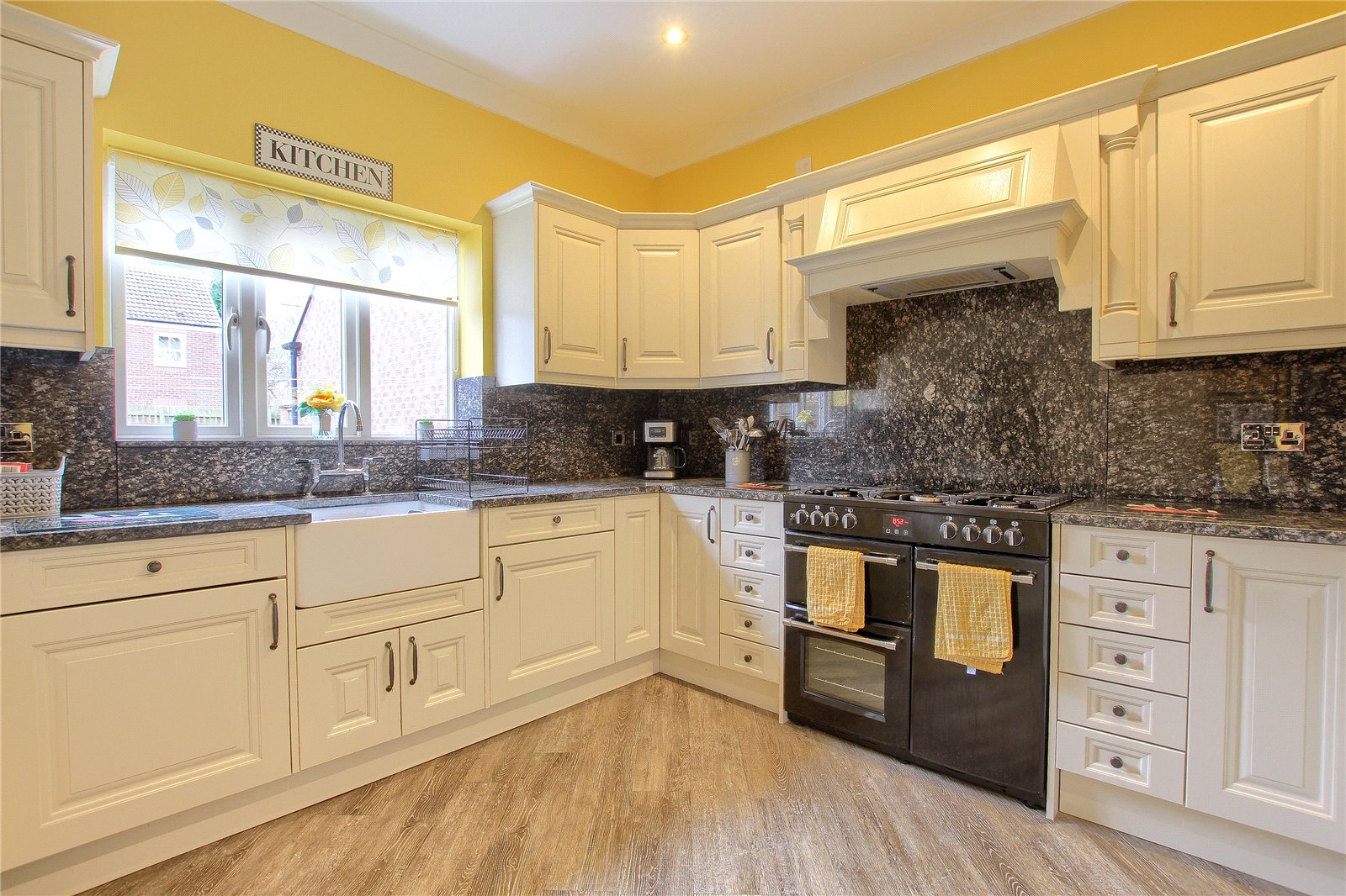 4 bed house for sale in The Crescent, Linthorpe  - Property Image 9