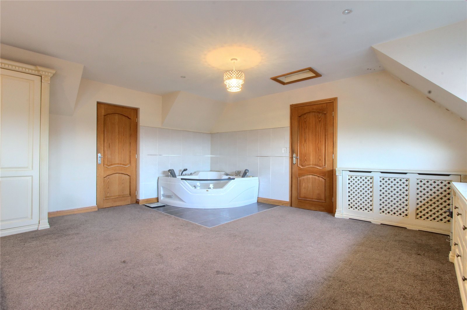 6 bed house for sale in Ladgate Lane, Middlesbrough  - Property Image 12