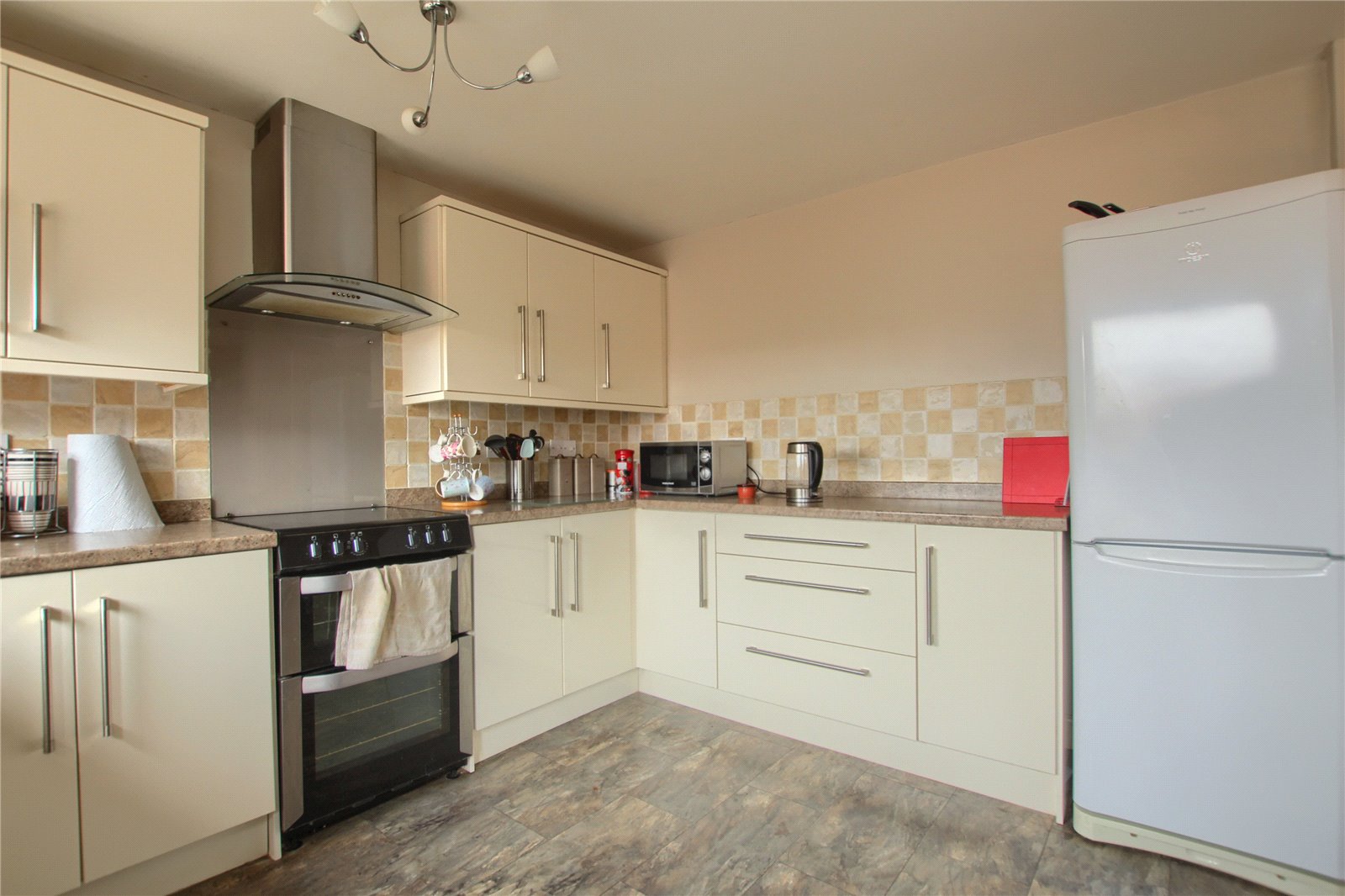 3 bed house for sale in Carmarthen Road, Priestfields  - Property Image 4