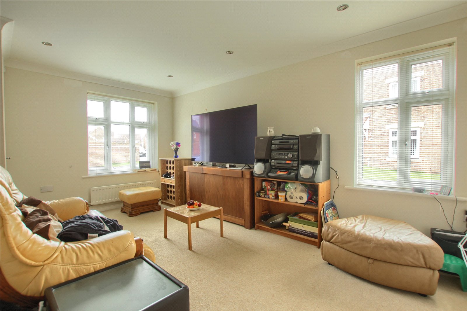 3 bed house for sale in Raines Court, Longlands  - Property Image 5