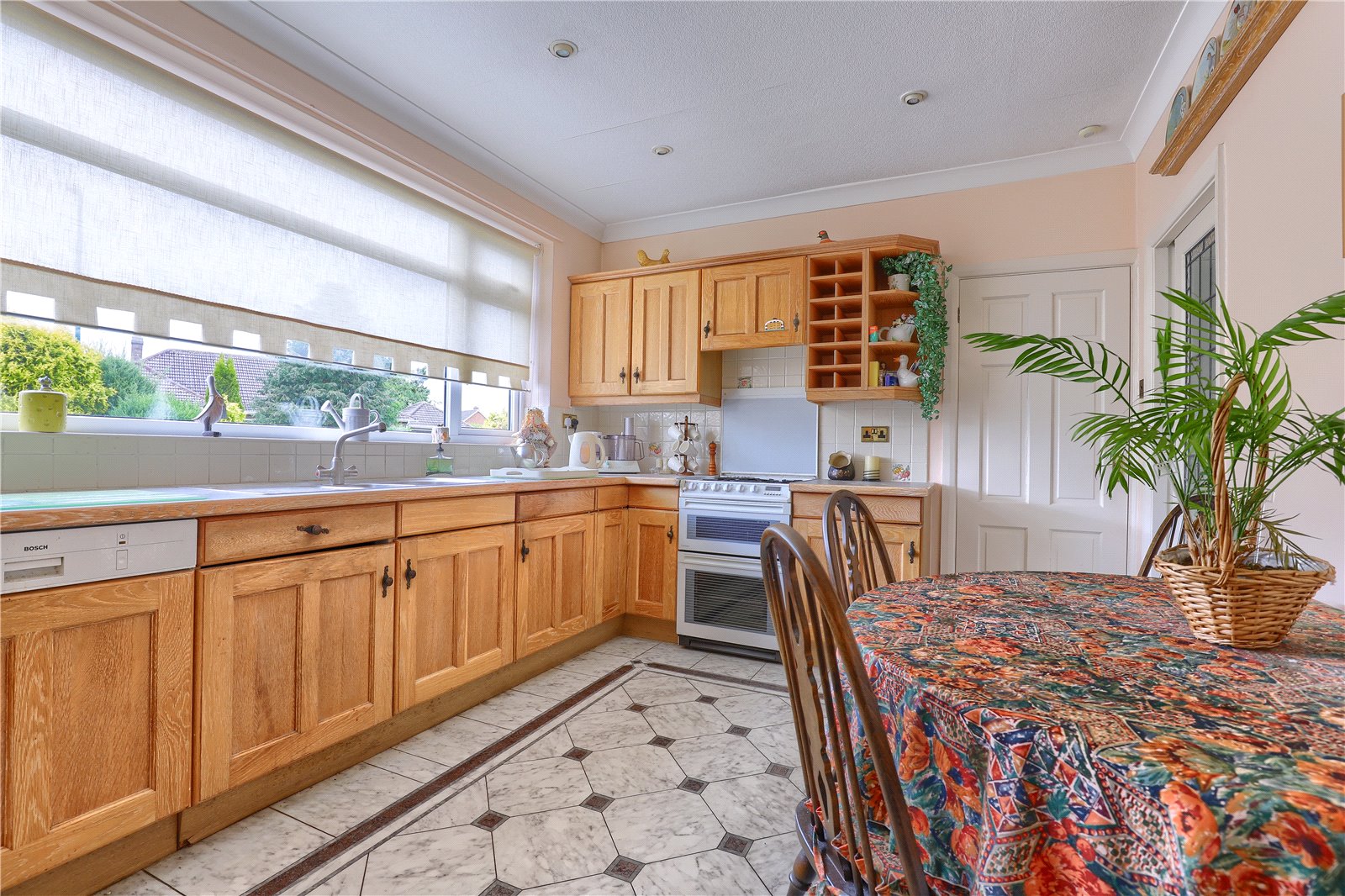 2 bed bungalow for sale in Cortland Road, Nunthorpe  - Property Image 10