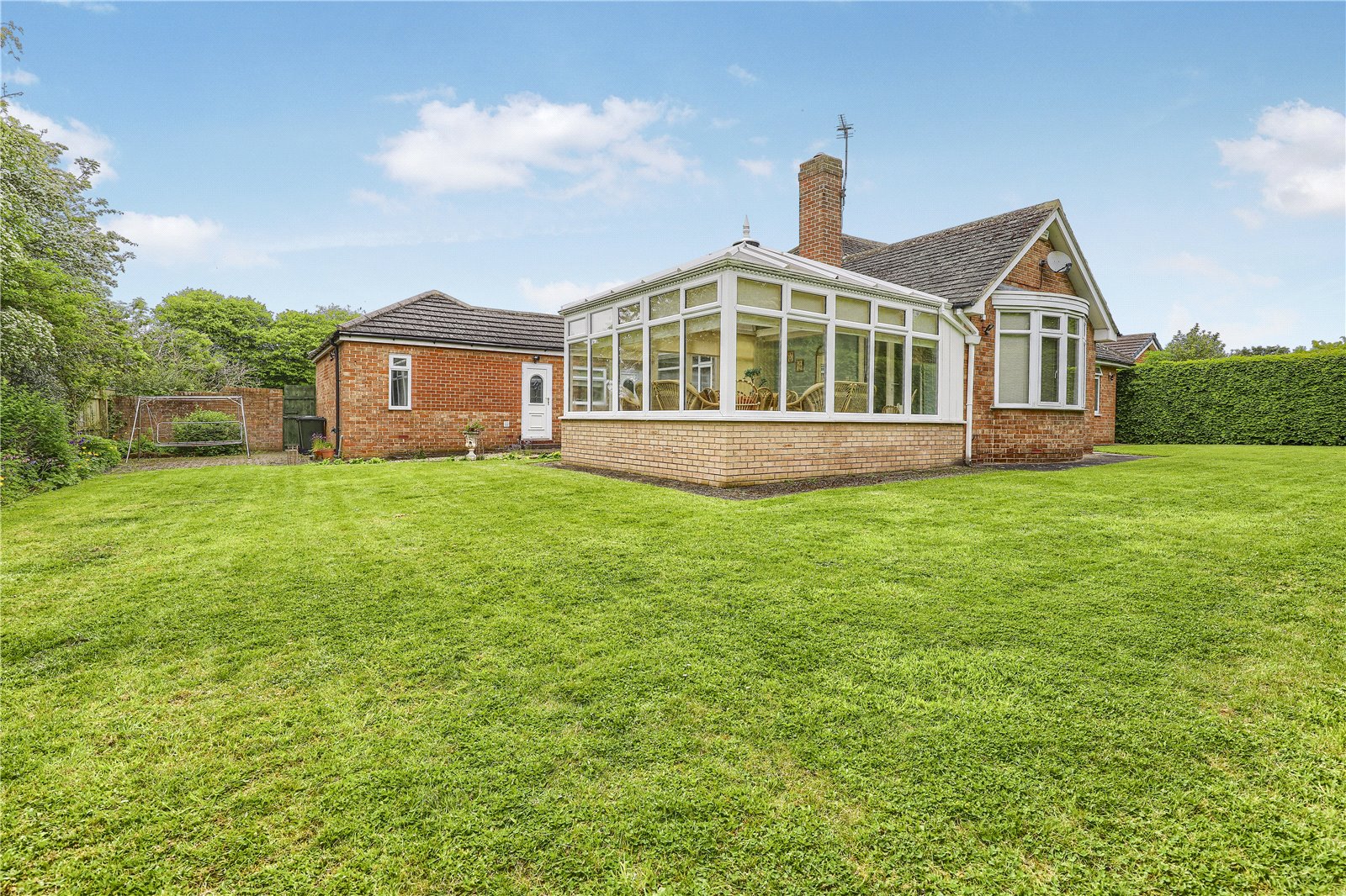 2 bed bungalow for sale in Cortland Road, Nunthorpe  - Property Image 2