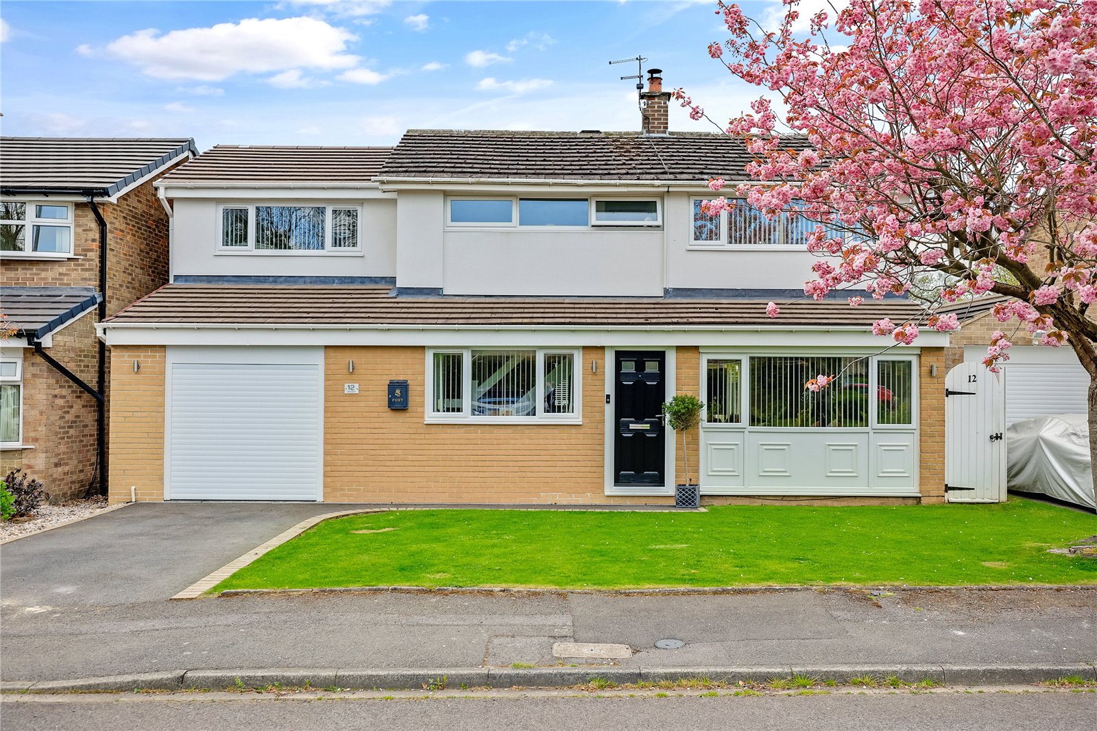 4 bed detached house for sale in Moor Park, Nunthorpe  - Property Image 1