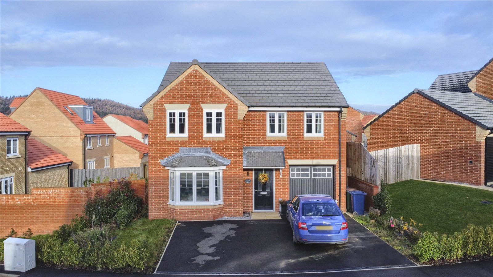 4 bed house for sale in Siskin Close, Guisborough 1