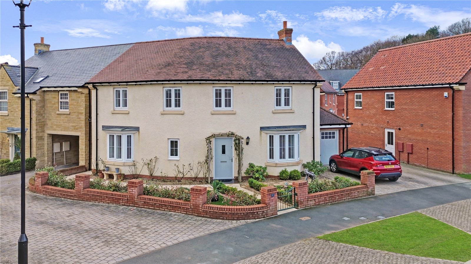 4 bed house for sale in Village Green View, Nunthorpe 1
