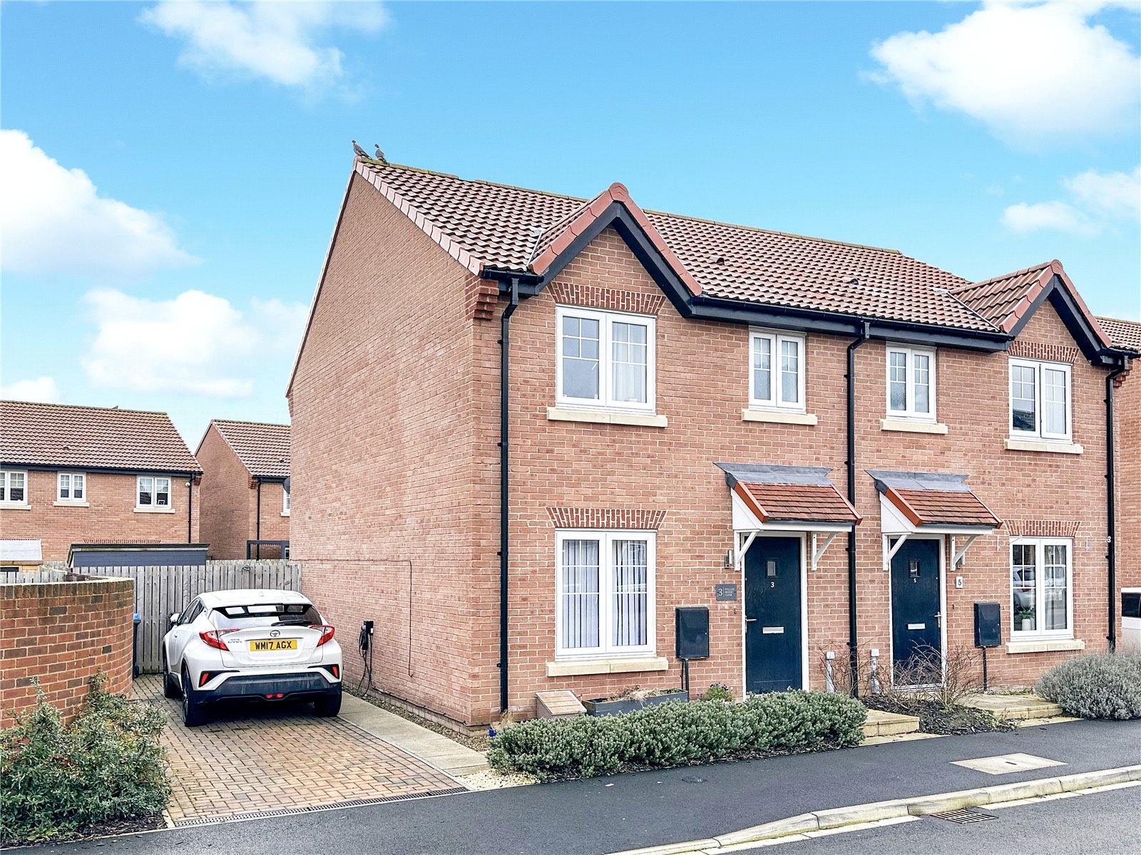 3 bed house for sale in Willow Brook Close, Stokesley - Property Image 1