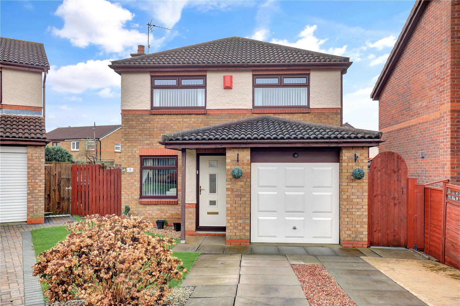 3 bed house for sale in Cooks Court, Ormesby 1