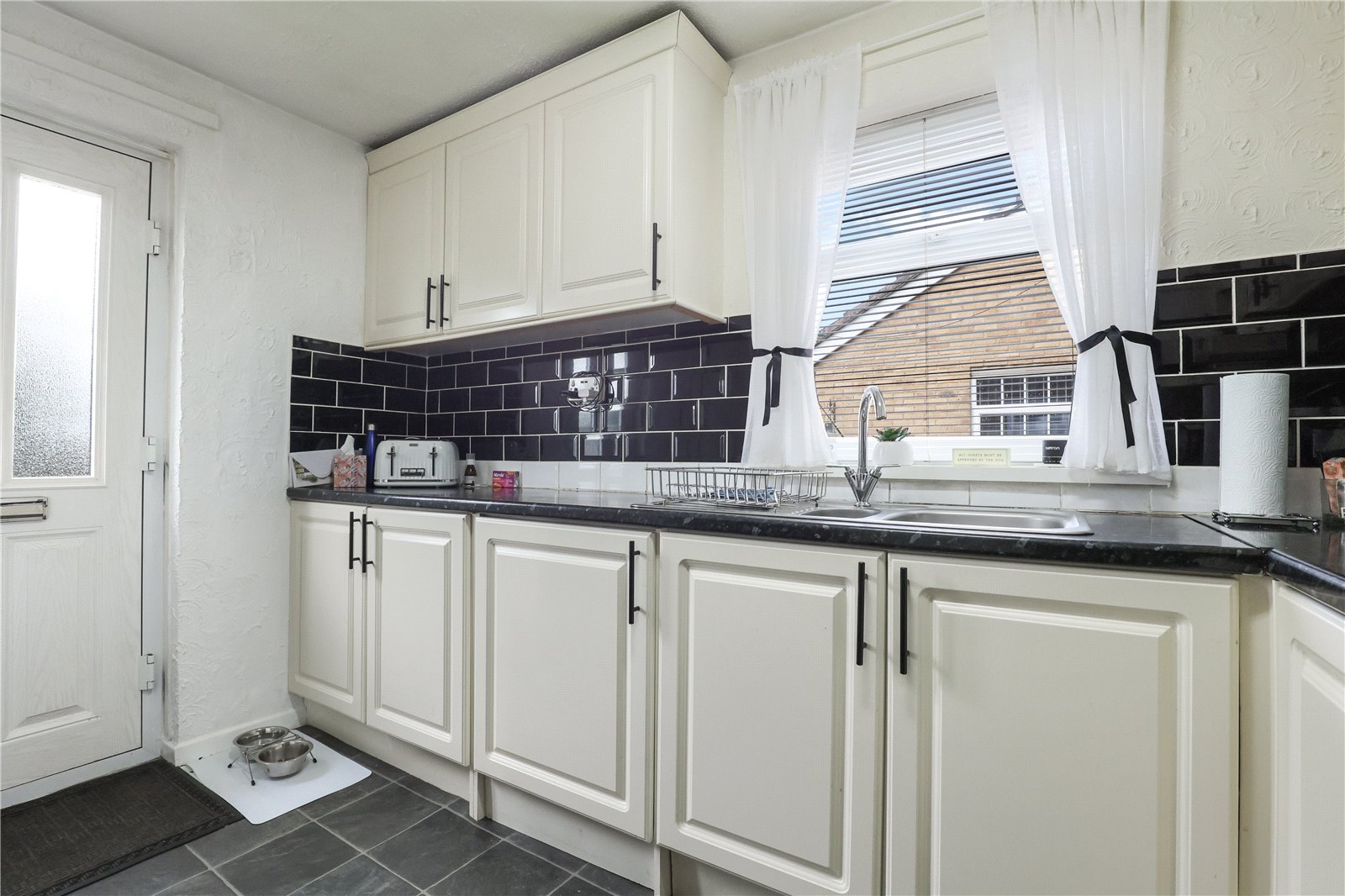 2 bed bungalow for sale in Hilderthorpe, Nunthorpe  - Property Image 5
