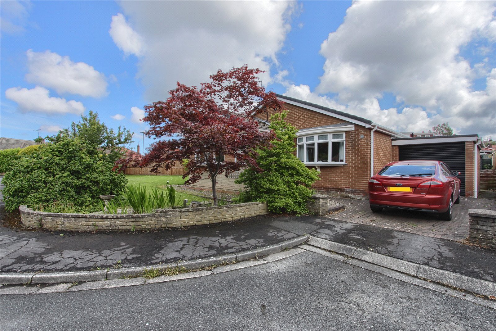3 bed bungalow for sale in Hollywalk Close, Normanby 1