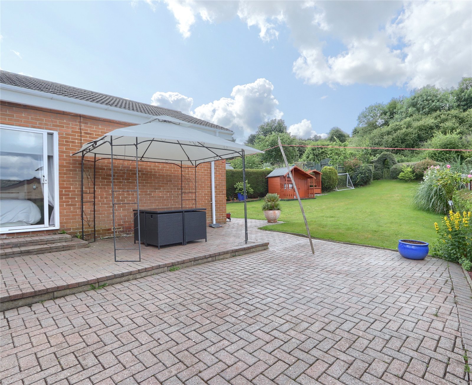 3 bed bungalow for sale in Coombe Hill, New Marske  - Property Image 5