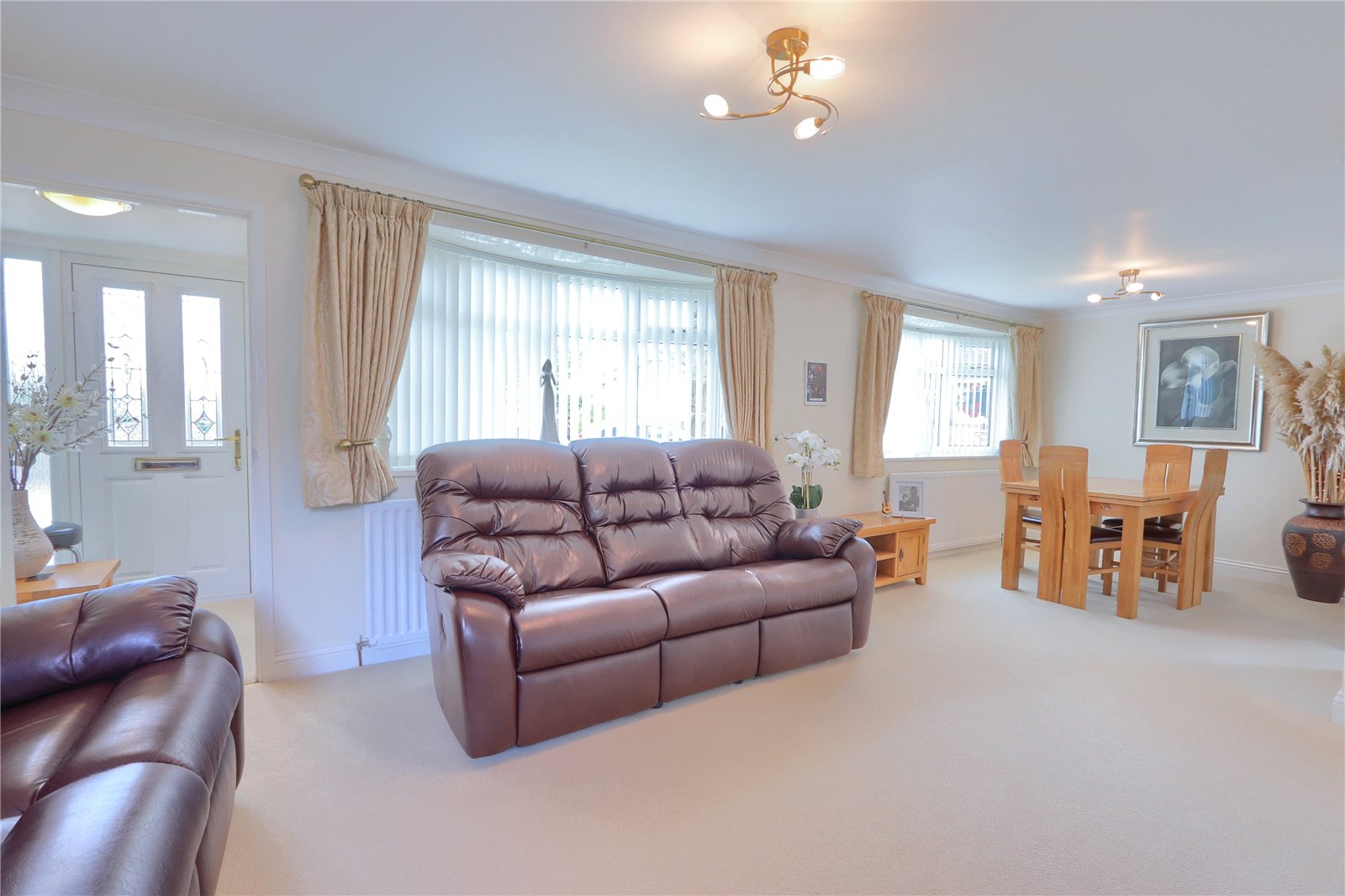3 bed bungalow for sale in Coombe Hill, New Marske  - Property Image 3