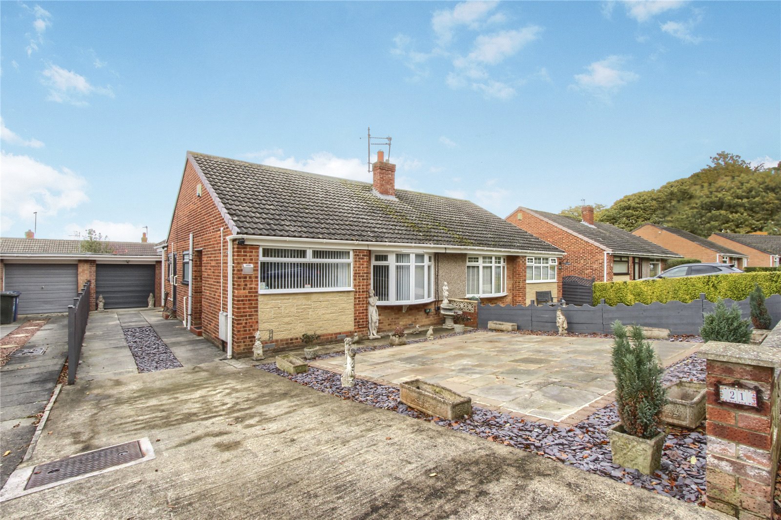 2 bed bungalow for sale in Greenside, Normanby 1