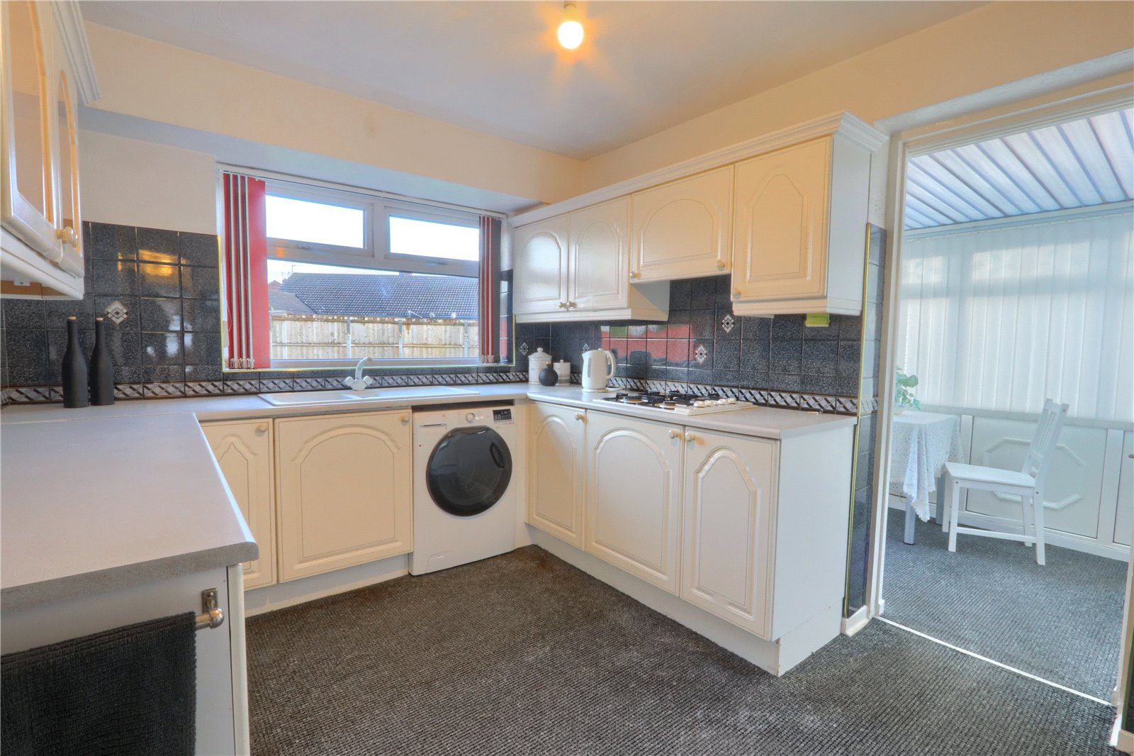 2 bed bungalow for sale in Mendip Drive, Redcar  - Property Image 6