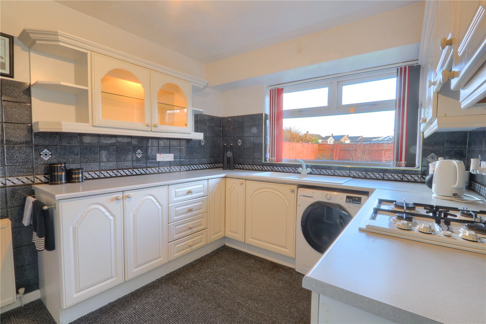 2 bed bungalow for sale in Mendip Drive, Redcar  - Property Image 7