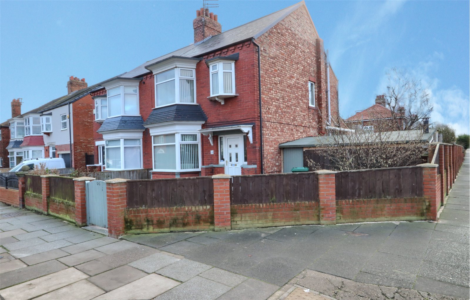 4 bed house for sale in Borough Road, Redcar 1