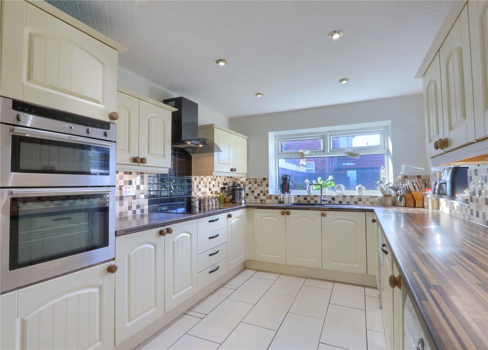5 bed house for sale in Coast Road, Redcar  - Property Image 4