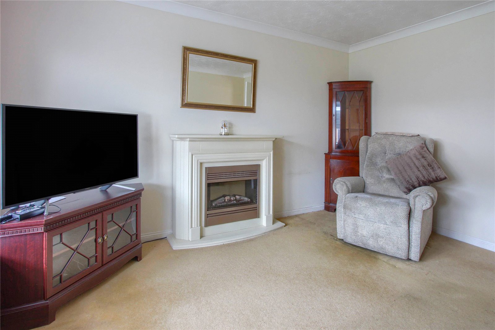 2 bed bungalow for sale in Trevarrian Drive, Redcar  - Property Image 4