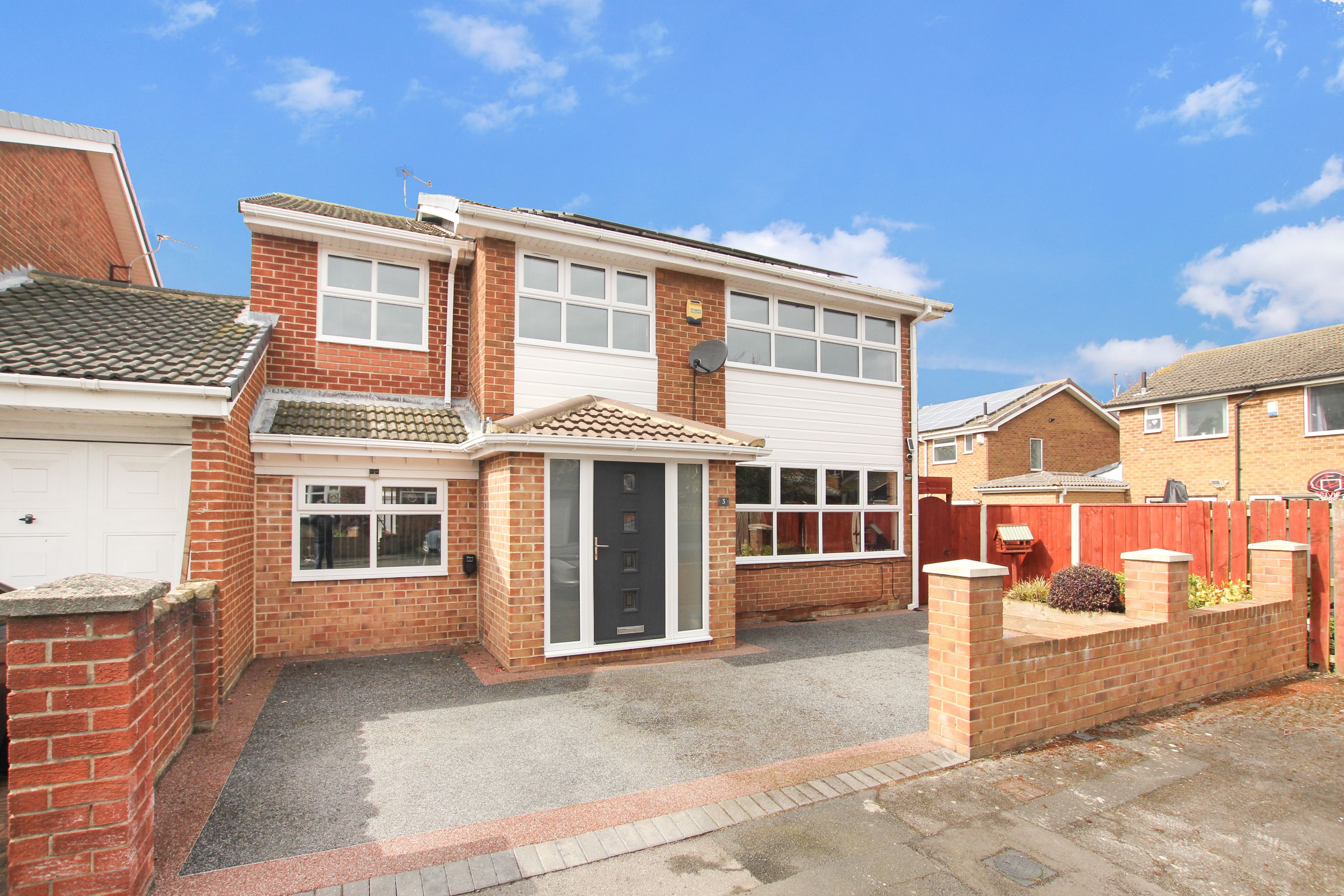 4 bed house for sale in Starbeck Close, New Marske - Property Image 1