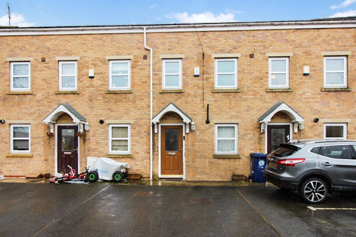 3 bed house for sale in Farrier Mews, Lazenby 1