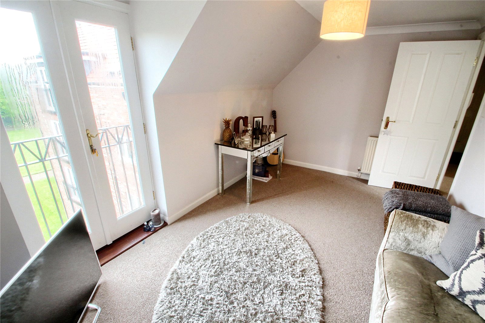1 bed apartment for sale in Christopher House, Blandford Close  - Property Image 3