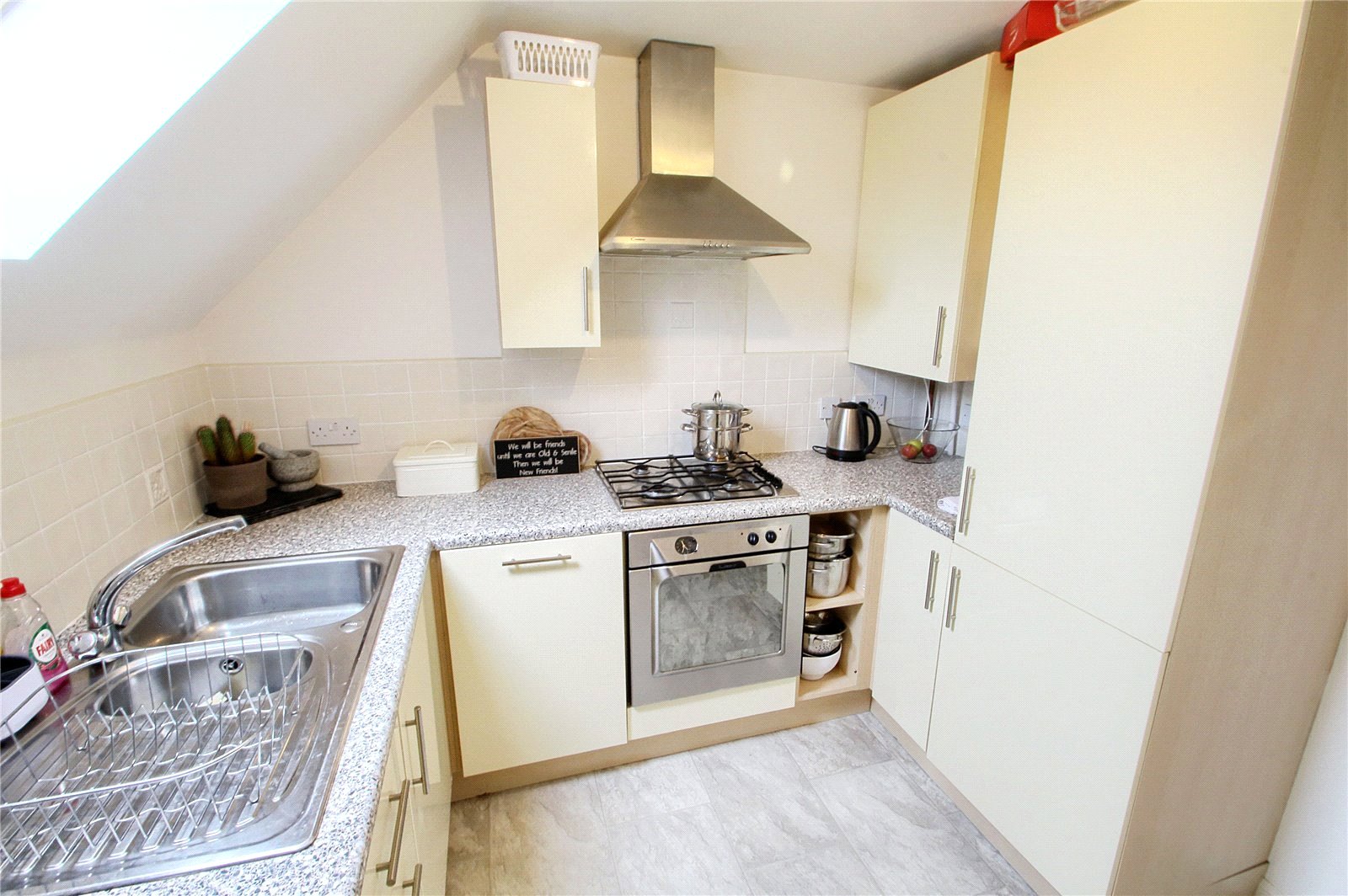 1 bed apartment for sale in Christopher House, Blandford Close  - Property Image 4