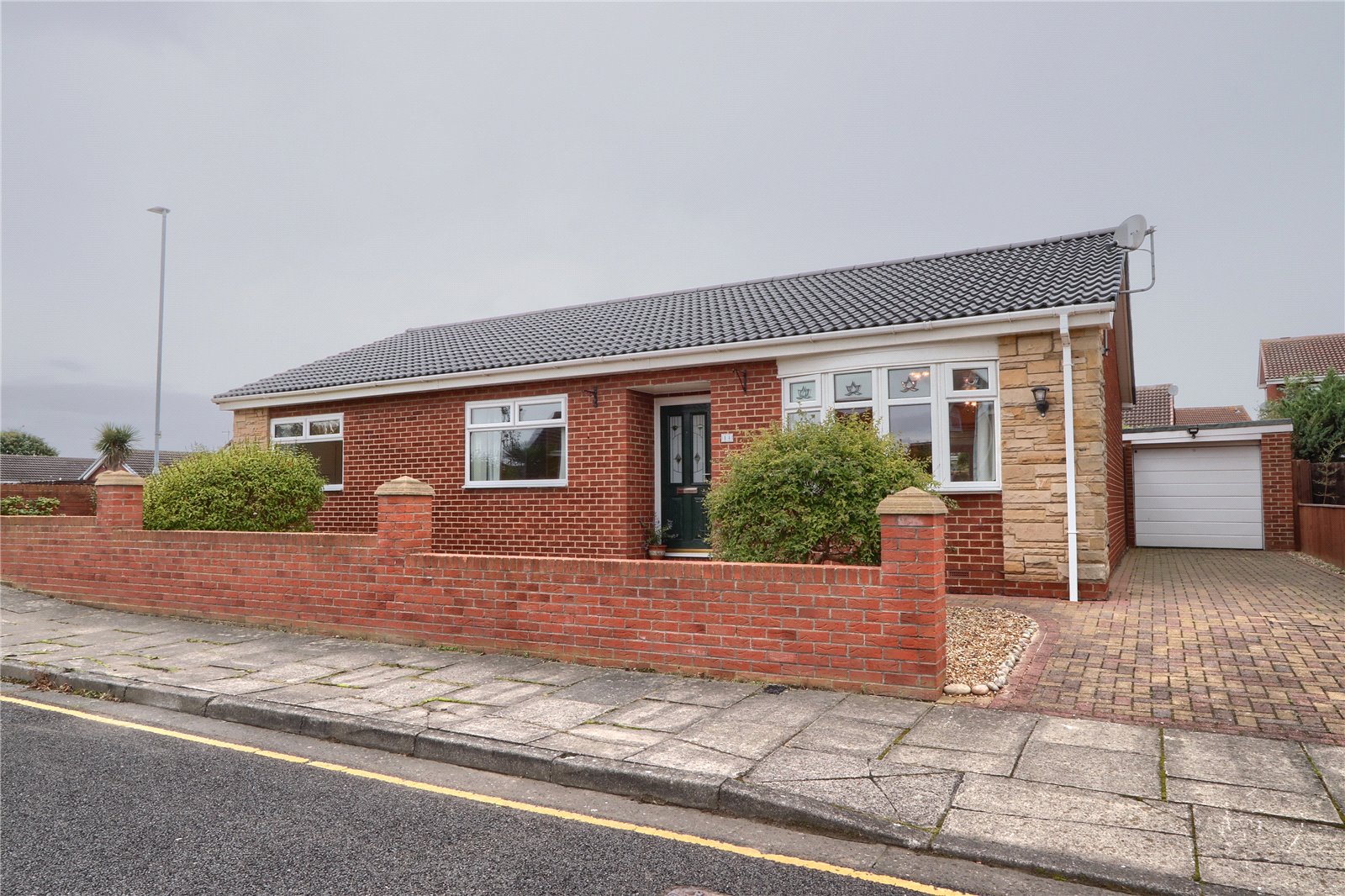 3 bed bungalow for sale in Dillside, Elm Tree 1