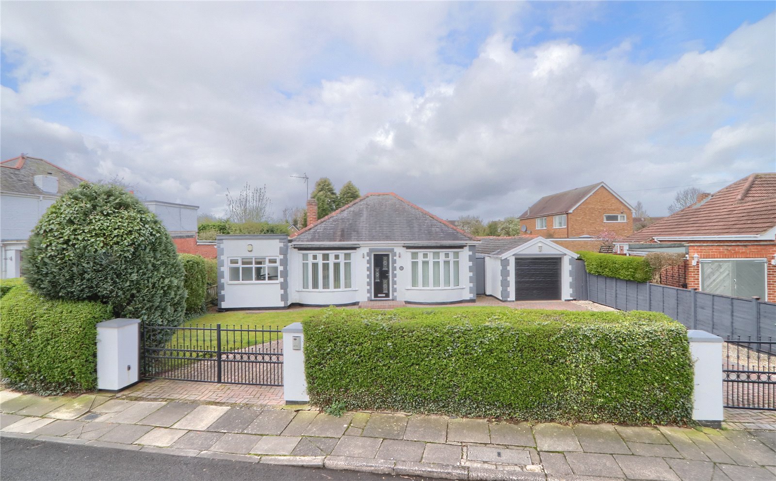 4 bed bungalow for sale in The Avenue, Fairfield  - Property Image 1