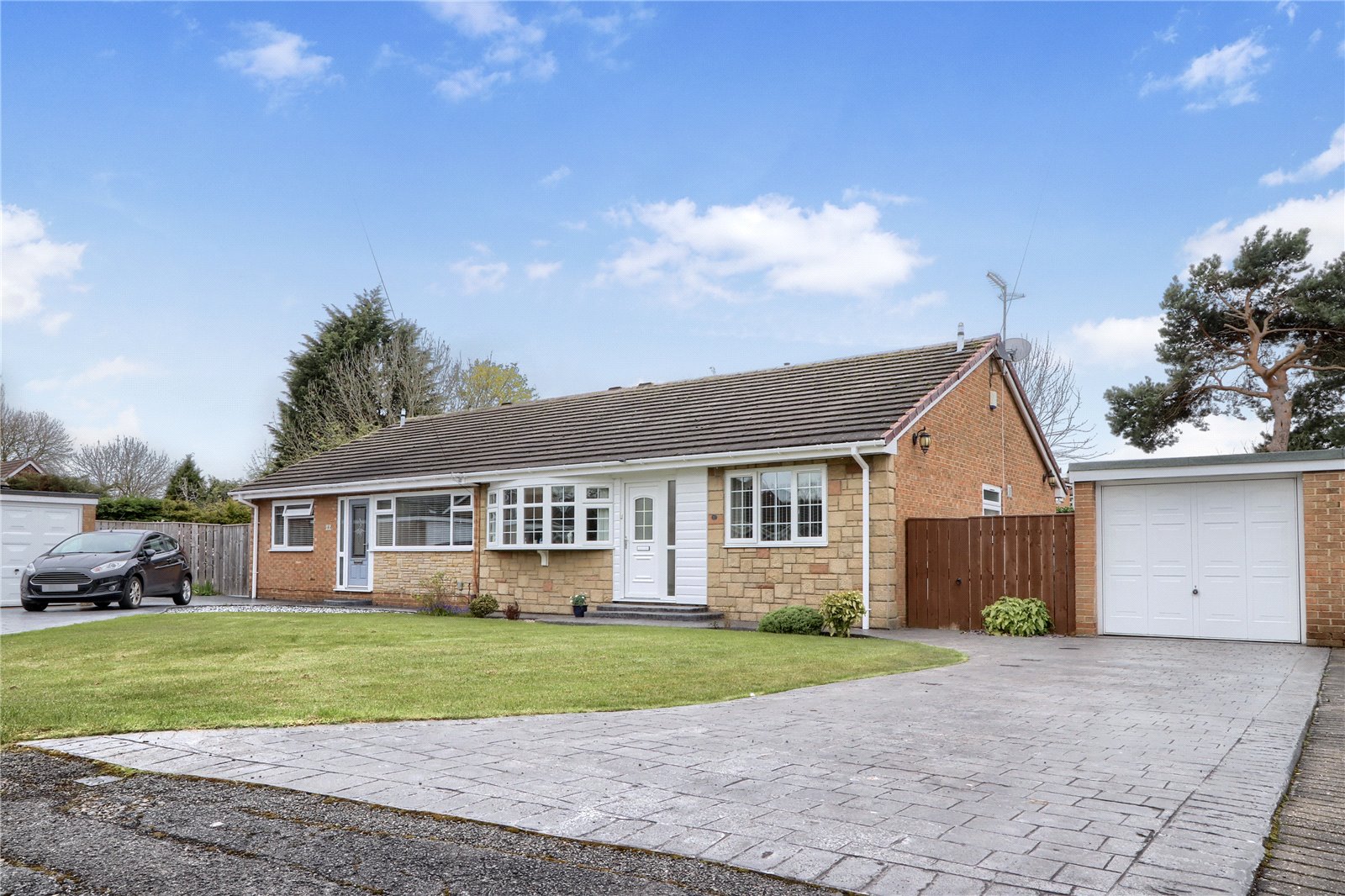 2 bed bungalow for sale in Virginia Close, Stockton-on-Tees  - Property Image 16