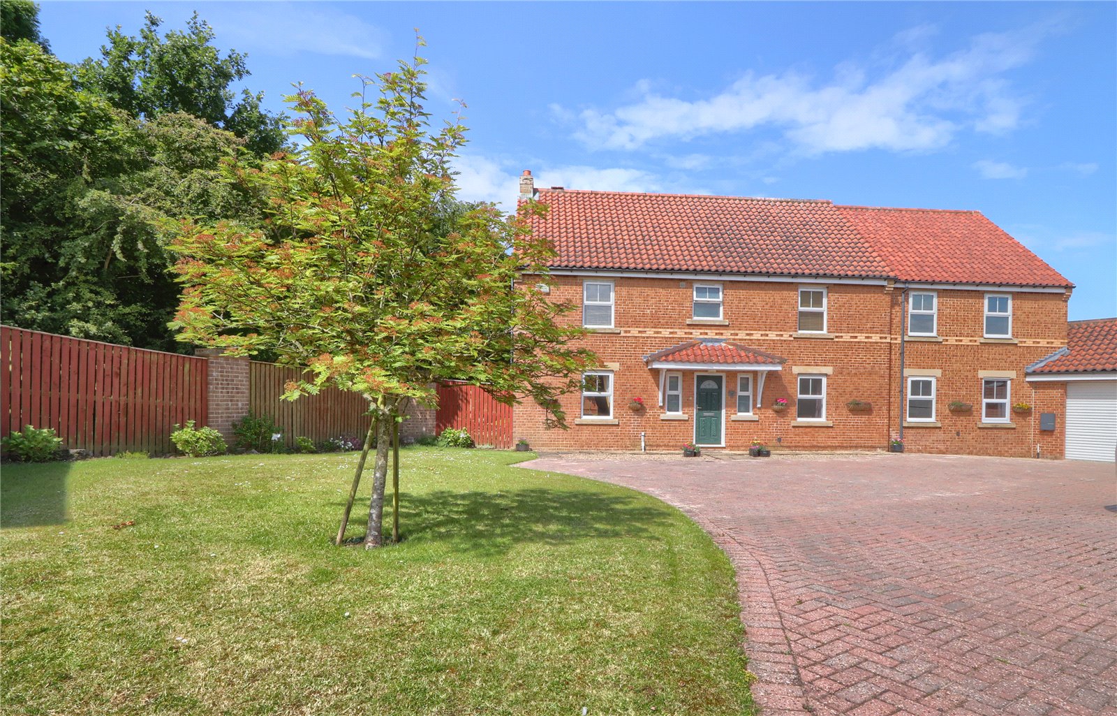 5 bed detached house for sale in Battersby Green, Carlton  - Property Image 1