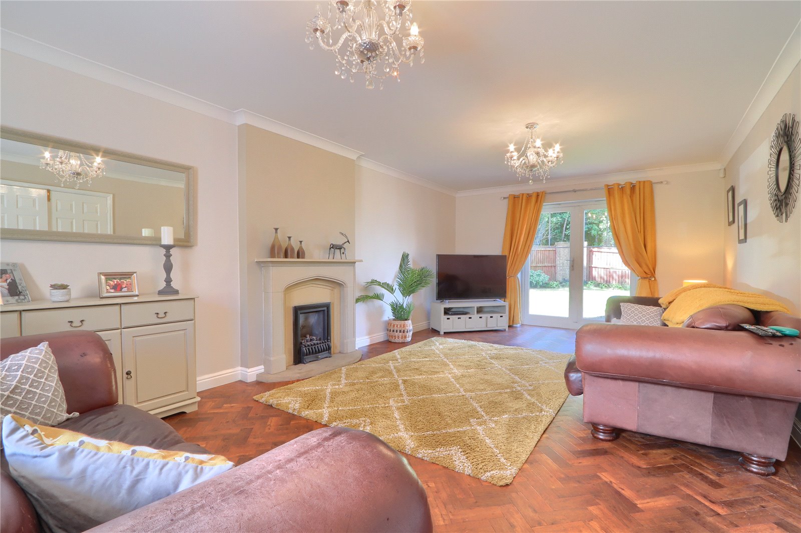 5 bed detached house for sale in Battersby Green, Carlton  - Property Image 2