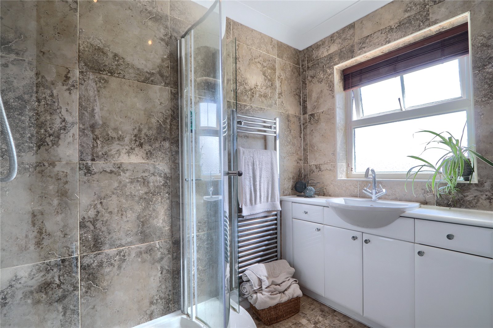 5 bed detached house for sale in Battersby Green, Carlton  - Property Image 16