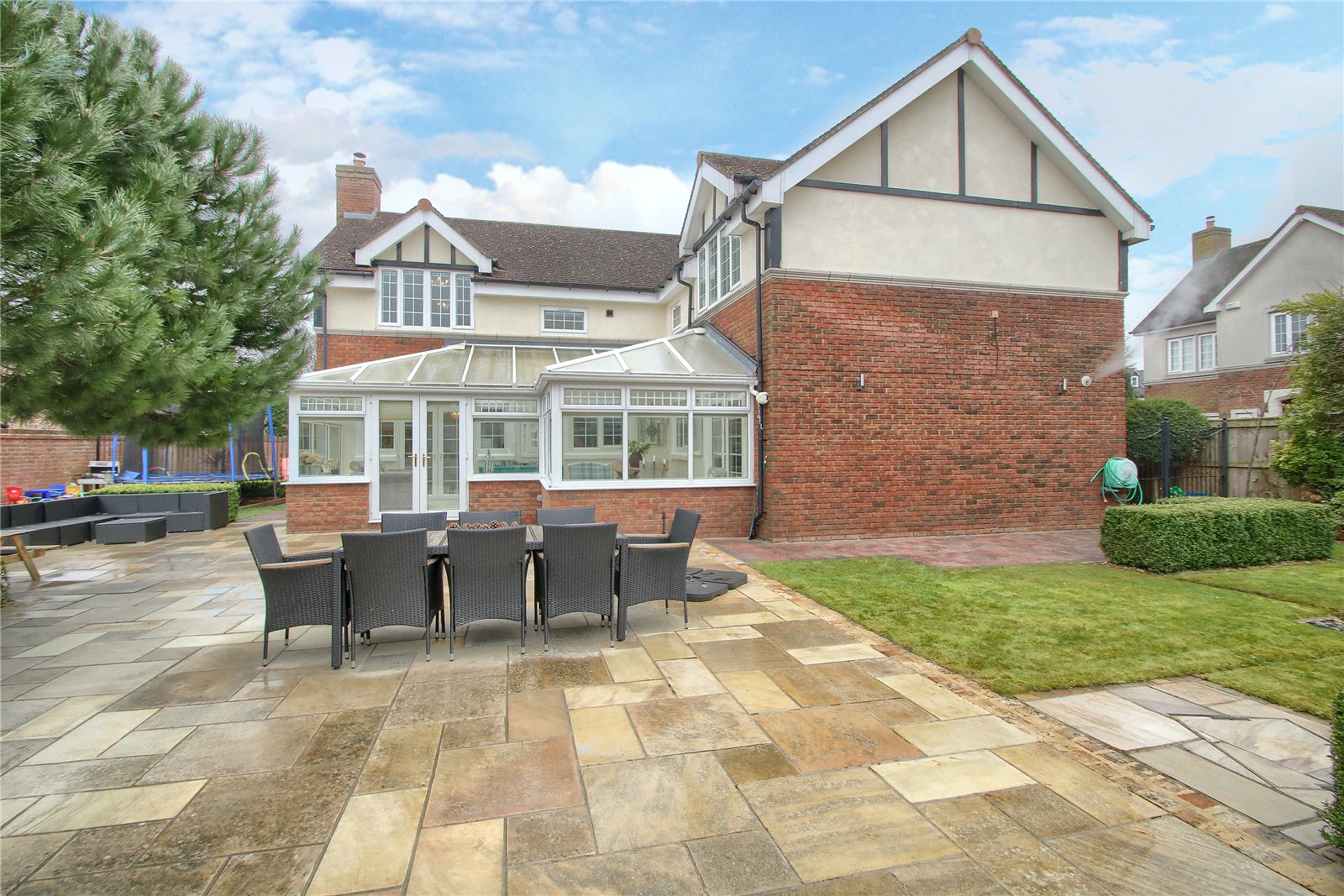 5 bed house for sale in Yarm Road, Eaglescliffe  - Property Image 2