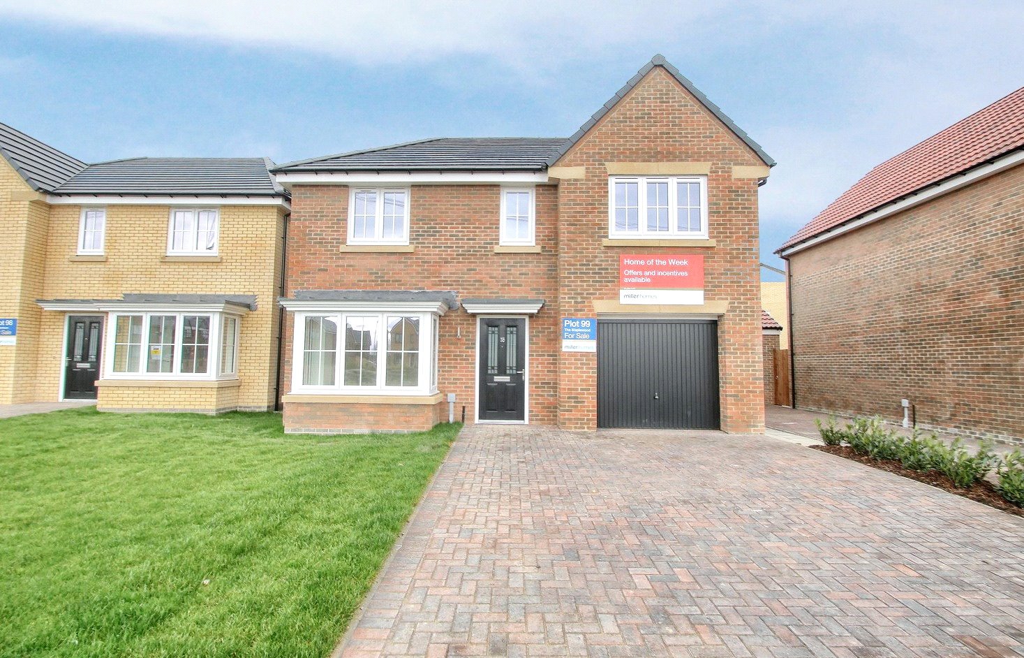 4 bed house for sale in Pearwood Gardens, Eaglescliffe  - Property Image 1