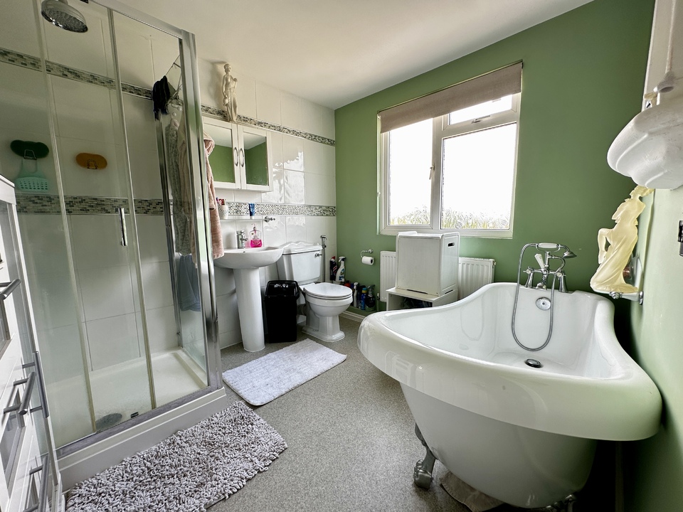 4 bed detached house to rent in Shernolds, Maidstone  - Property Image 13