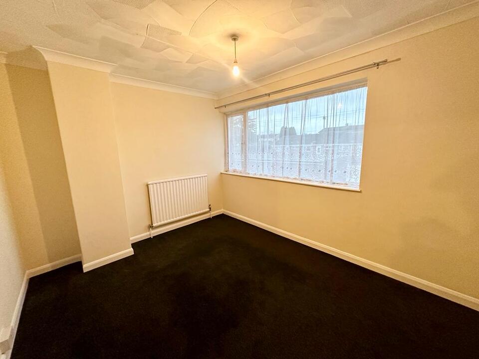 3 bed end of terrace house to rent in Stoneacre Close, Rainham  - Property Image 11