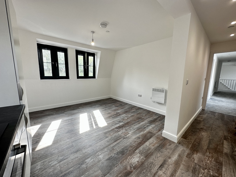 2 bed apartment to rent, Rochester  - Property Image 3