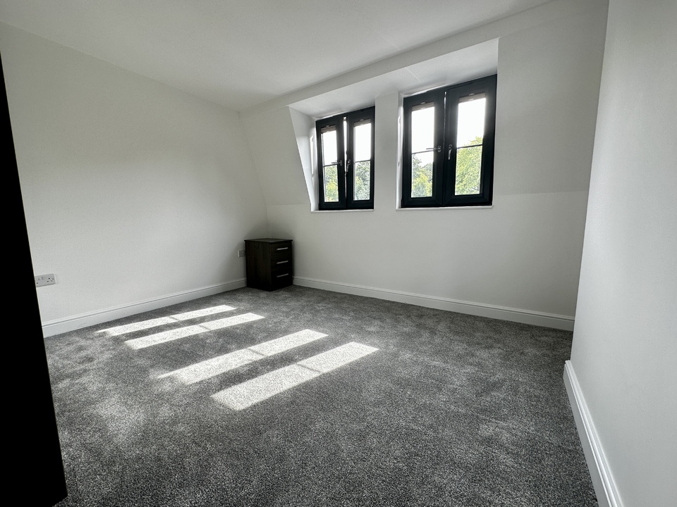 2 bed apartment to rent, Rochester  - Property Image 5