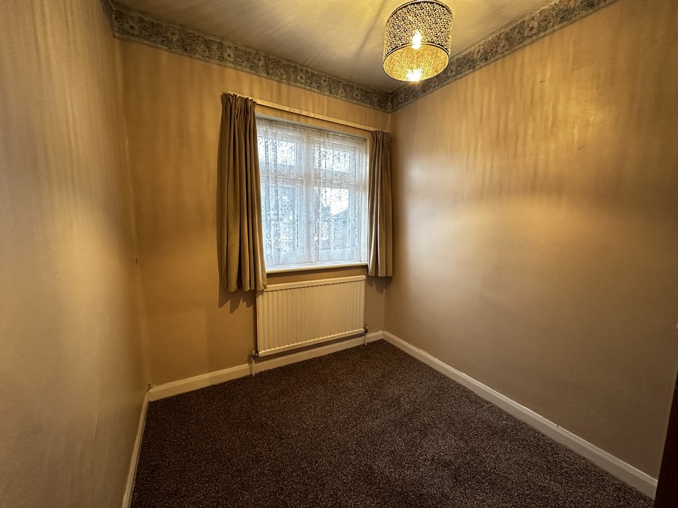 3 bed semi-detached house to rent in Colyer Road, Gravesend  - Property Image 6