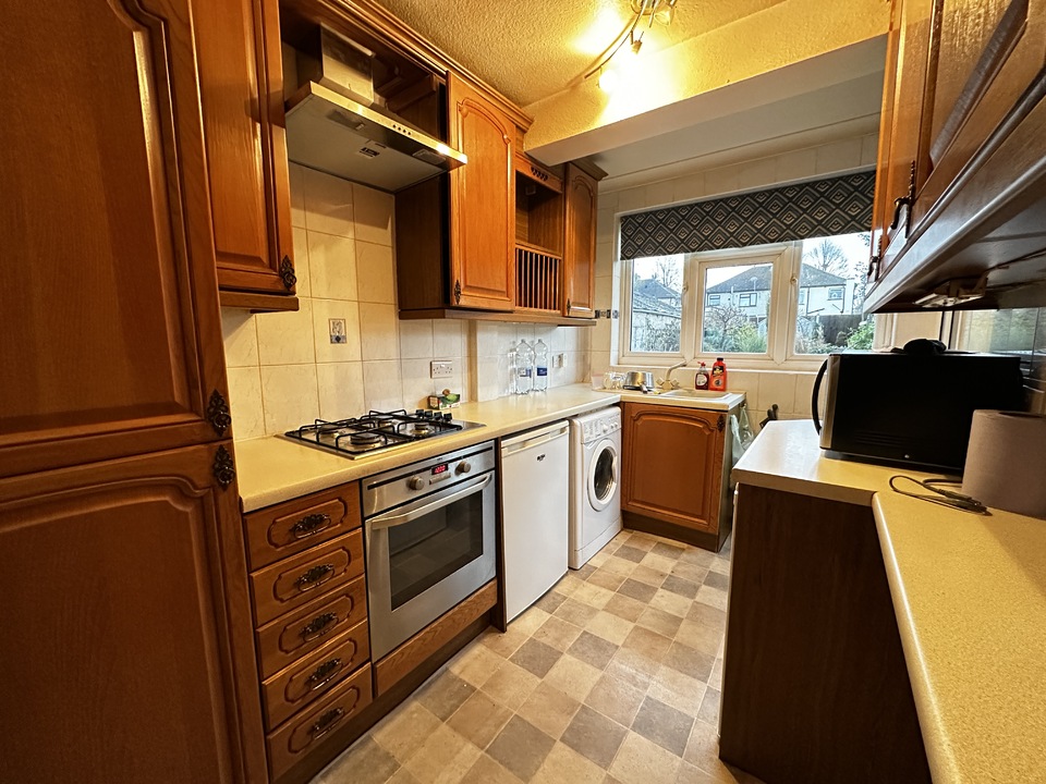 3 bed semi-detached house to rent in Colyer Road, Gravesend  - Property Image 3