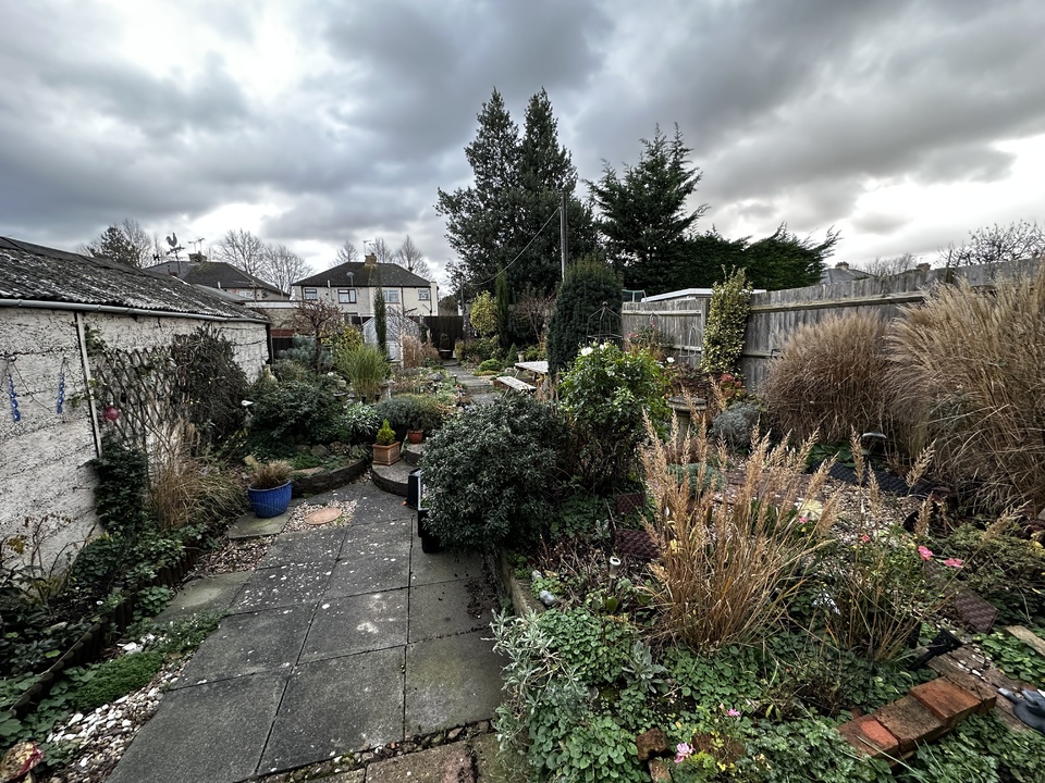 3 bed semi-detached house to rent in Colyer Road, Gravesend  - Property Image 8