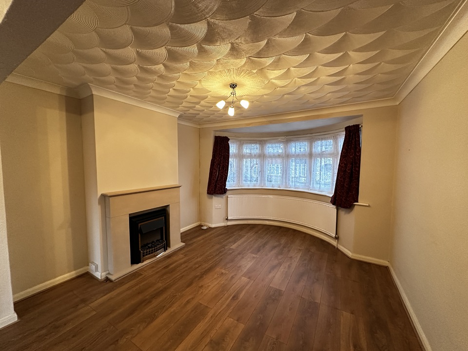 3 bed semi-detached house to rent in Colyer Road, Gravesend  - Property Image 1