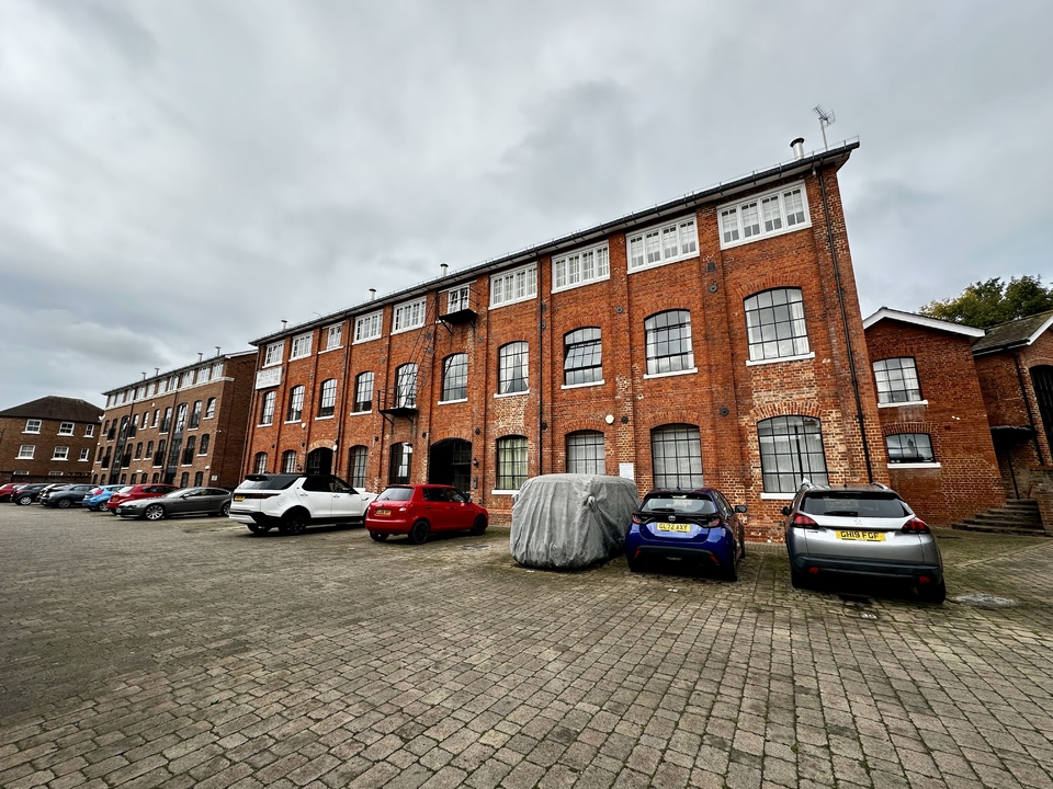 2 bed apartment to rent in The Spires, Canterbury  - Property Image 9