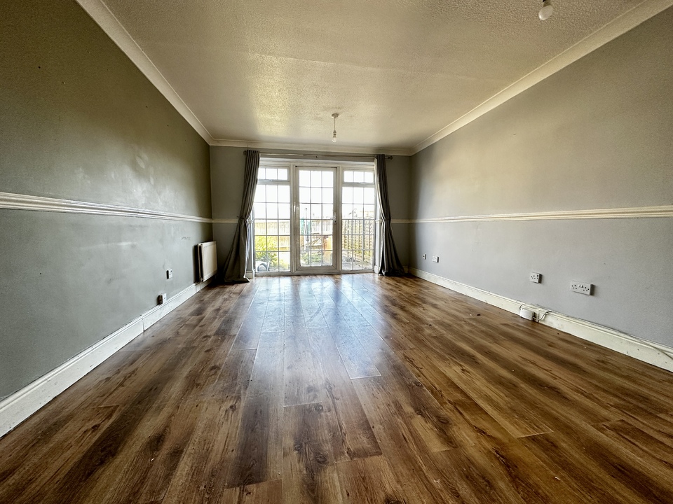 2 bed terraced house for sale in Clandon Road, Chatham - Property Image 1
