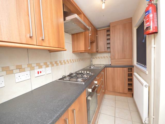 2 bed flat to rent in Trafalgar Place, Brynmill 3